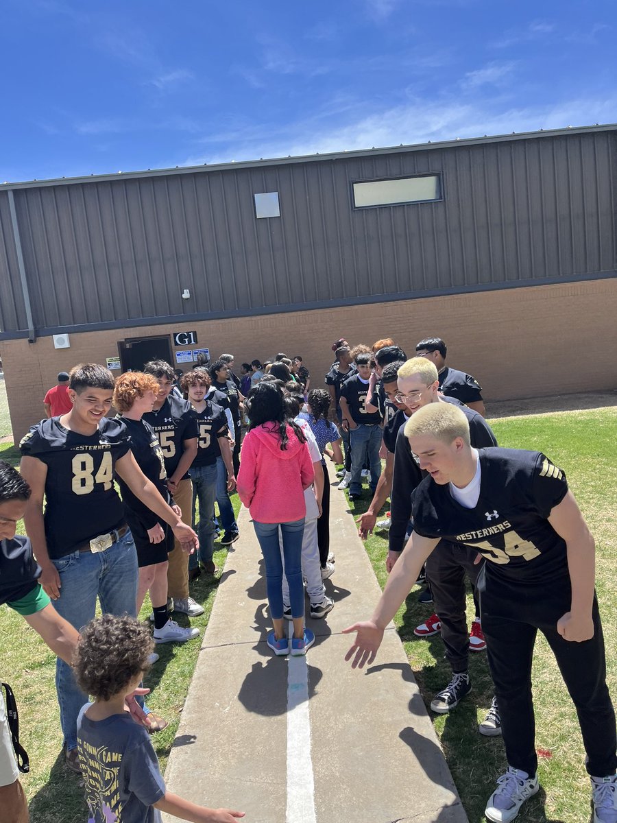 STOMP THE STAAR!!! Westerner’s helping to get the <a href="/MaedgenLions/">Maedgen Elementary</a> students pumped up for the test next week! #OBOF #R4TB <a href="/CoachRod91/">Juan Rodriguez</a> <a href="/EzechielRodriq2/">Ezechiel Rodriquez</a> <a href="/LubbockHSSports/">Lubbock HS Athletics</a> @ernie_gonzales2