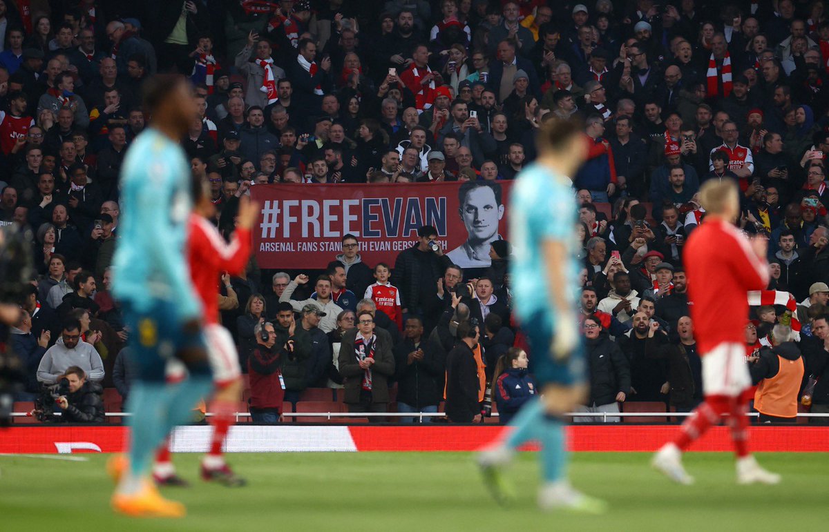 Evan Gershkovich should be watching this belter of an Arsenal game but he’s wrongly stuck in a Russian jail for reporting for <a href="/WSJ/">The Wall Street Journal</a>. This banner is for him. #IStandWithEvan