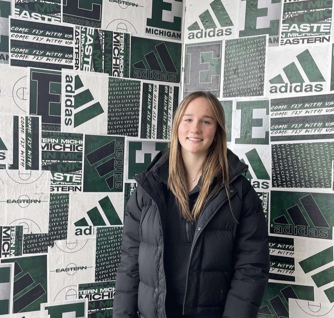 StPeterCSS's tweet photo. Congrats to Bella Bowen who has announced her verbal commitment to play Division 1 soccer &amp; continue her academic journey at Eastern Michigan University! We are lucky to have this bright, positive, and talented multi sport athlete, as a leader in our SAINTS community. @PVNCCDSB https://t.co/MFvAX5GUCn