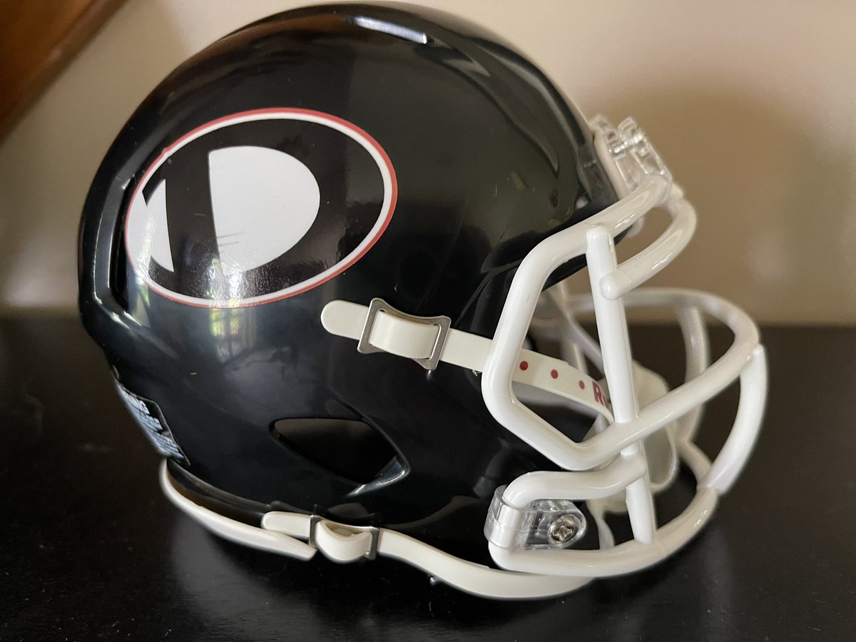 Mini helmet came today. Getting ready for <a href="/DoaneFootball/">DoaneFootball</a> #signingday for <a href="/MaxwellWashin14/">Maxwell Washington</a>  <a href="/BesslerChris/">Chris Bessler</a> <a href="/Coach_MDixon/">Michael Dixon</a> <a href="/CoachSHenry16/">Shawn Henry</a> <a href="/AhuskerAmy/">Amy Washington Ed.D.</a>