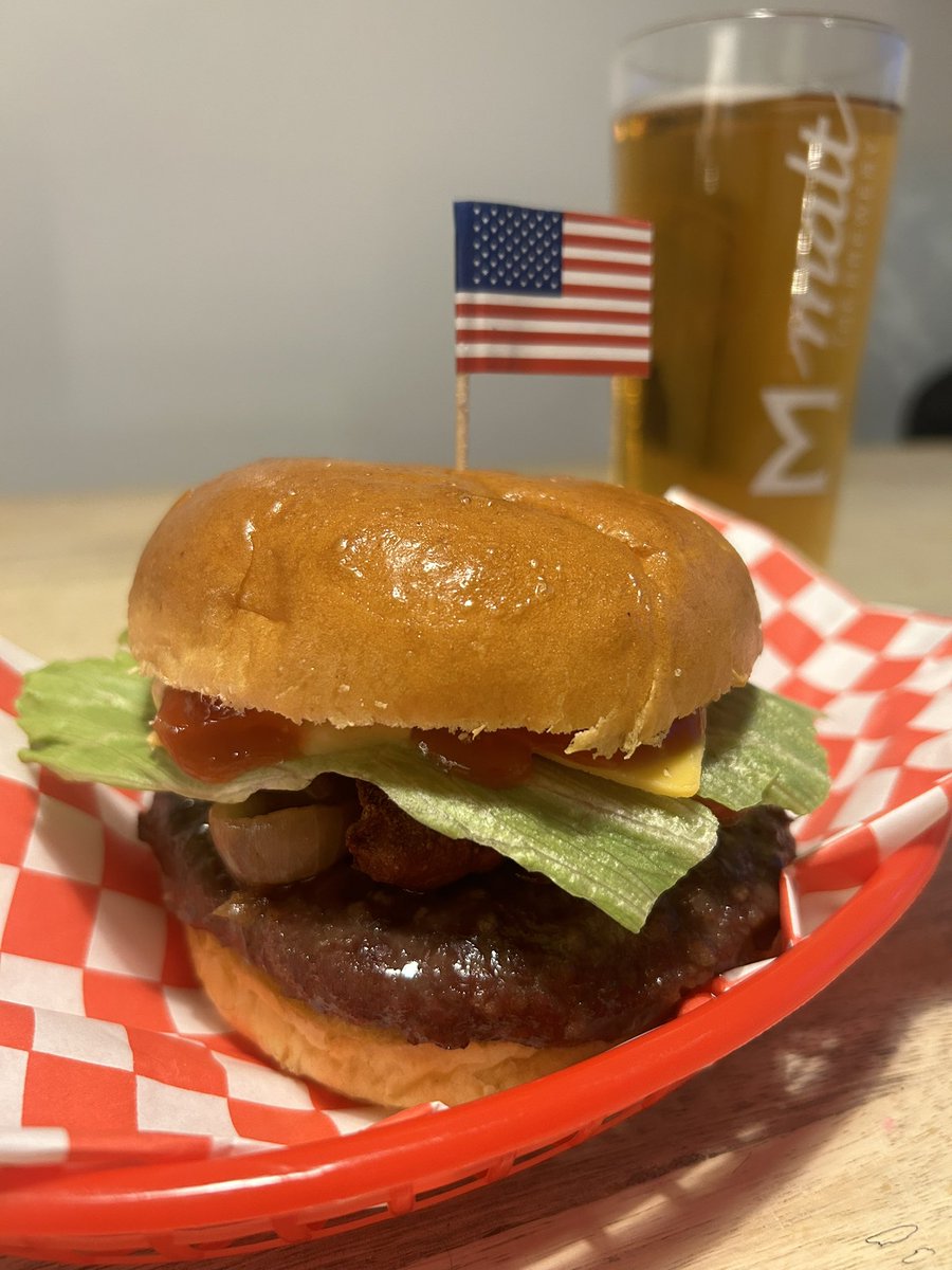 JustBaguettes's tweet photo. Sample run of our burgers, I can confirm they taste as good as they look! https://t.co/dp513hRGZJ
