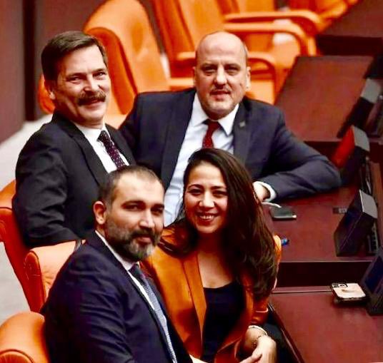 Bugün Erkan Baş bir programda neden agresif siyaset yaptıkları sorulduğunda "İtirafta bulunayım olabildiğince sakin kalmaya çalışıyoruz. Düşünebiliyor musunuz biz Meclisteyken imar affı çıkıyor mesela, gözünüzün önünde Türkiye bi katliama gidecek bir süreci yaşıyor ve bunu