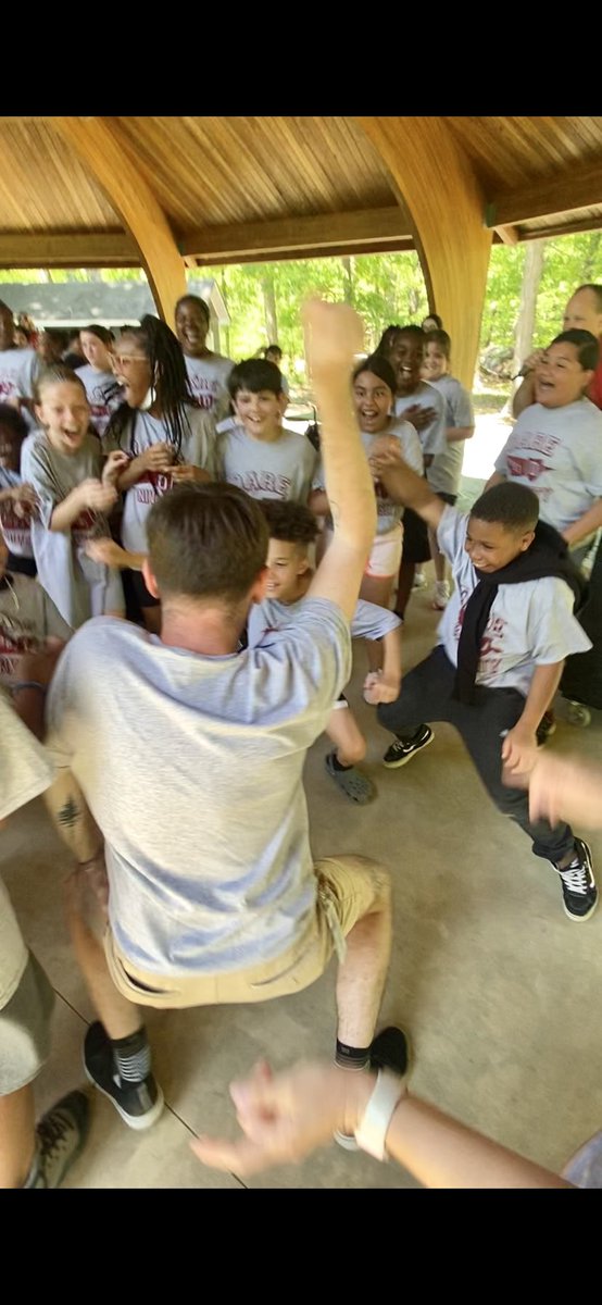 Had the BEST day at DARE Days in the Park! Thankful to <a href="/BurlingtonNC_PD/">Burlington Police-NC</a> for the opportunity! My class was a huge fan of the dance station! 🕺🏼🪩 <a href="/Smith_Seabees/">Smith Elementary</a>