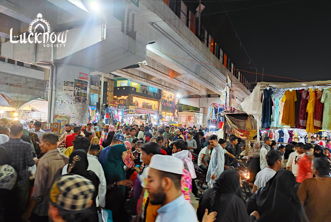 चाँद रात और अपना लखनऊ 
#ChaandRaat #Eid #AkbariGate #Chowk #Lucknow