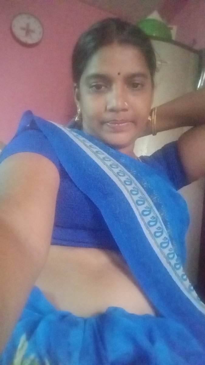 Meril18294478's tweet photo. Iva peru priya... Semma piece sariyana nattu katta...iva kuda padutha sugam iruke paaaaa semmaya company kudutha nalla kottaiya sappi Oombuna Iva number yaruku venum... https://t.co/wrWPFRbj3M