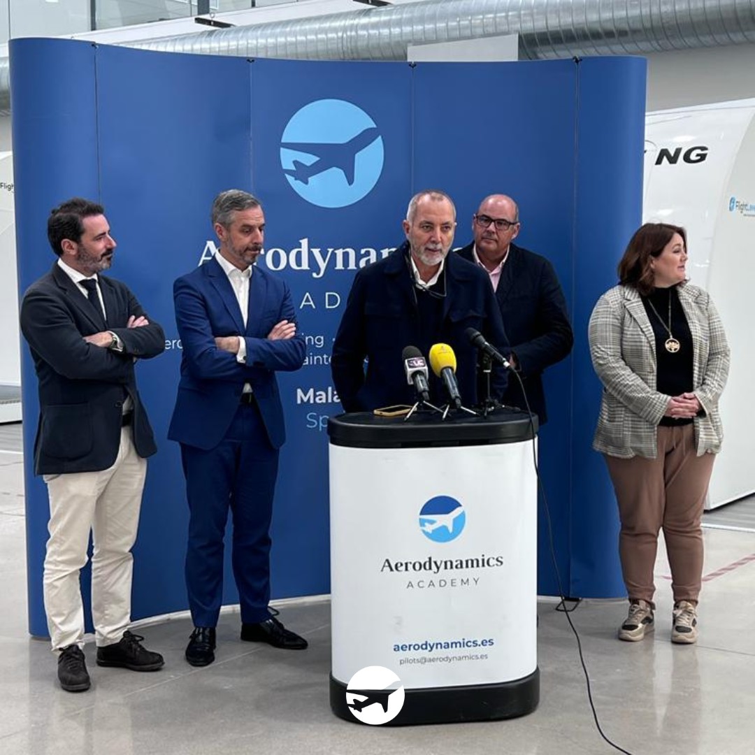 ¡Aeroclub PRIVADO declarado de interés PÚBLICO por la JUNTA de Andalucía!
¿Habrá  alguna conexión entre la actividad del club pilotos y  la Junta de  Andalucía?  Resulta difícil imaginar que pueda haber conexiones entre el dinero y la  política....
facebook.com/contralosvuelo…
