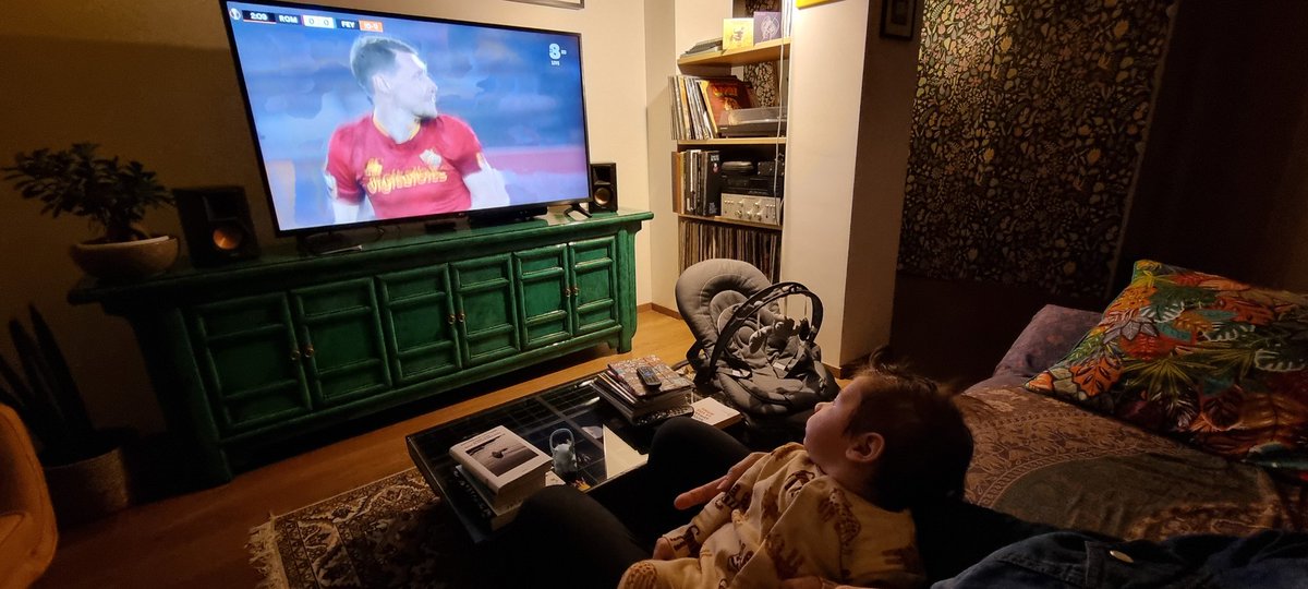 ilcristi's tweet photo. Diego (2 mesi) guarda Diego.
Guarda anche la Roma.
@welikeduel @zdizoro #vardipuntata https://t.co/jkeezQMygj
