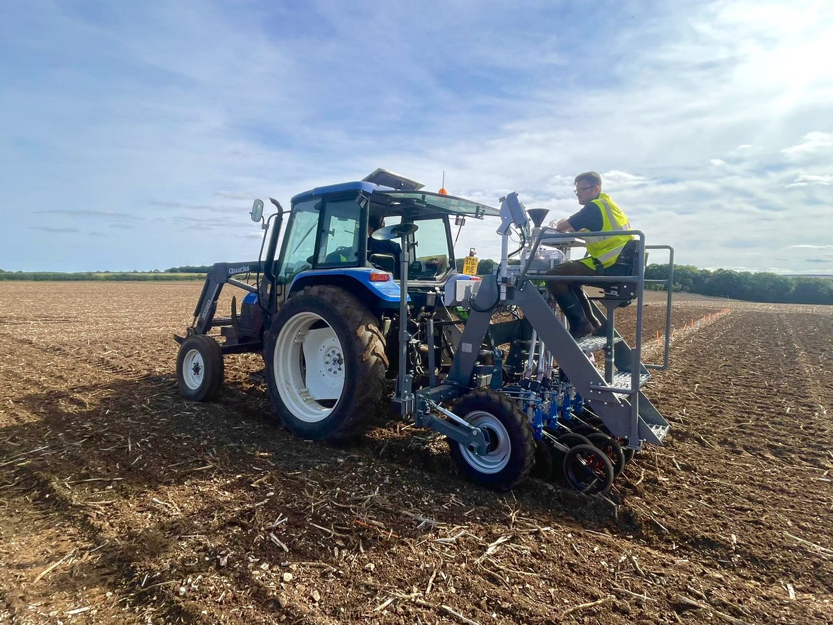LizzieSagoo's tweet photo. We are looking for Field Research Scientists to join our team at Rosemaund nr Hereford @ADASGroup @ADASRosemaund This is a great opportunity for anyone wanting to gain R&amp;D experience in agriculture - particularly crop pathology &amp; physiology. Pls RT Details https://t.co/DNrwBV5Ce2 https://t.co/o3K48xMGaB