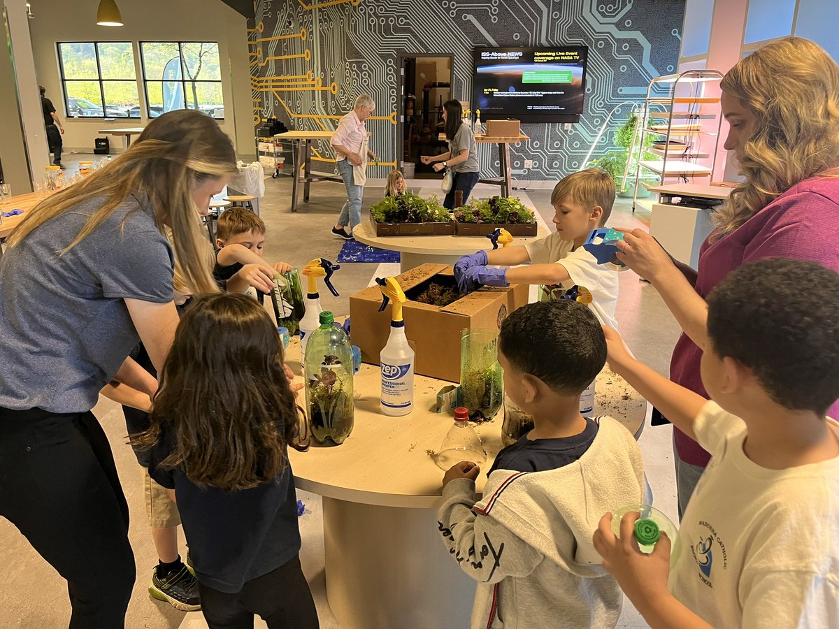 STEMnaut's tweet image. Space Day with the Works has been fantastic! Thank you to all of the #CCA families and schools who have attended. Loved having @MoonshotMuseum @pafa2017 here as well. #RemakeDays #TechWorksatCCA