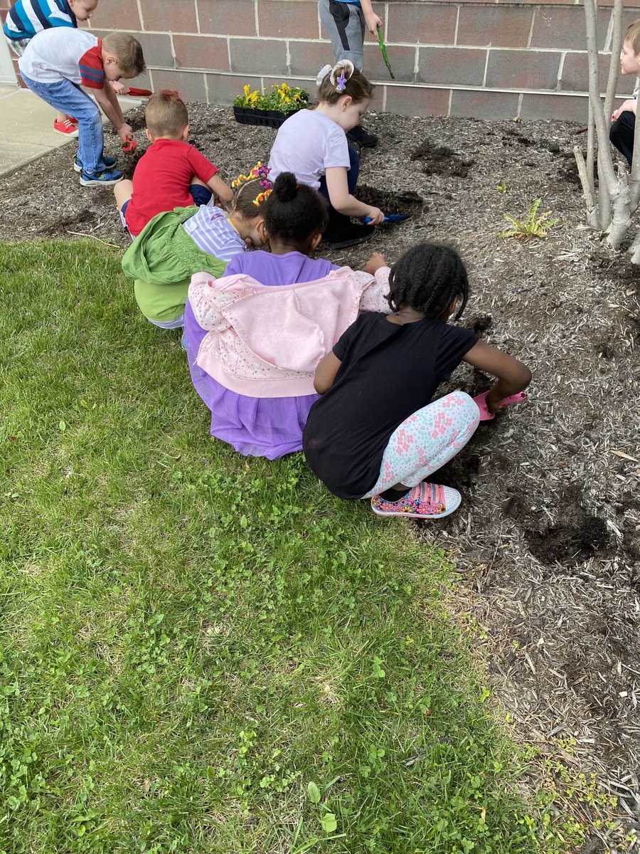 dmottice1's tweet photo. Spending a little extra time outside planting flowers 🌸! This was our small way of celebrating Earth Day 🌎. https://t.co/ygqH9NkuQq