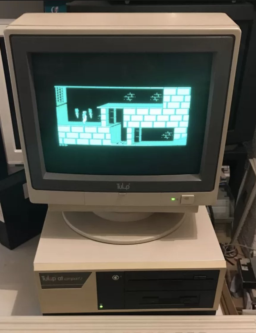 mrthomaslang's tweet photo. @ladyleet when I was about 6 and got to use my parents old tulip computer (486 similar to the one in the image, and with the same game :) ) I knew I wanted to understand more about the magic that I was looking at https://t.co/mYOEATOONk