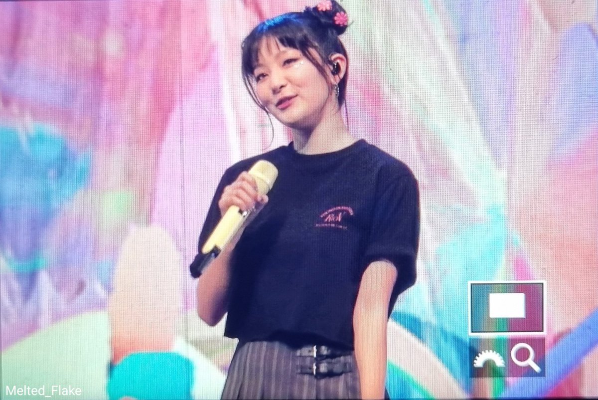 Melted_Flake's tweet photo. 230421[Preview] Red Velvet R to V Singapore-Seulgi 
#RedVelvet #RtoV #RtoVinSG #RedVelvet4thConcert_RtoV #SEULGI #슬기 https://t.co/r2Ev4SDyrp