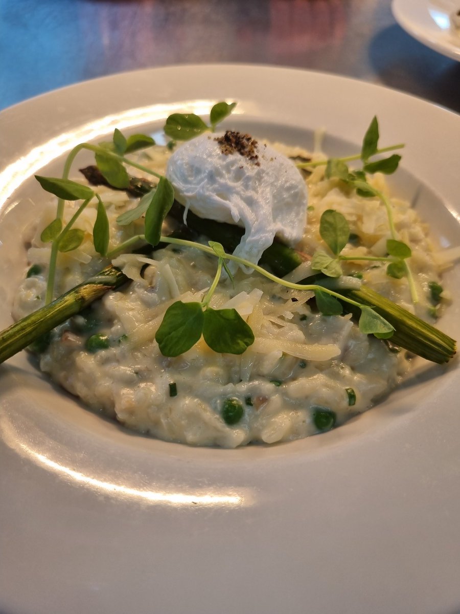 Smk haddock,pea and asparagus risotto, who loves a wee poached egg with there risotto. #risotto #eatlocal #foodmiles
