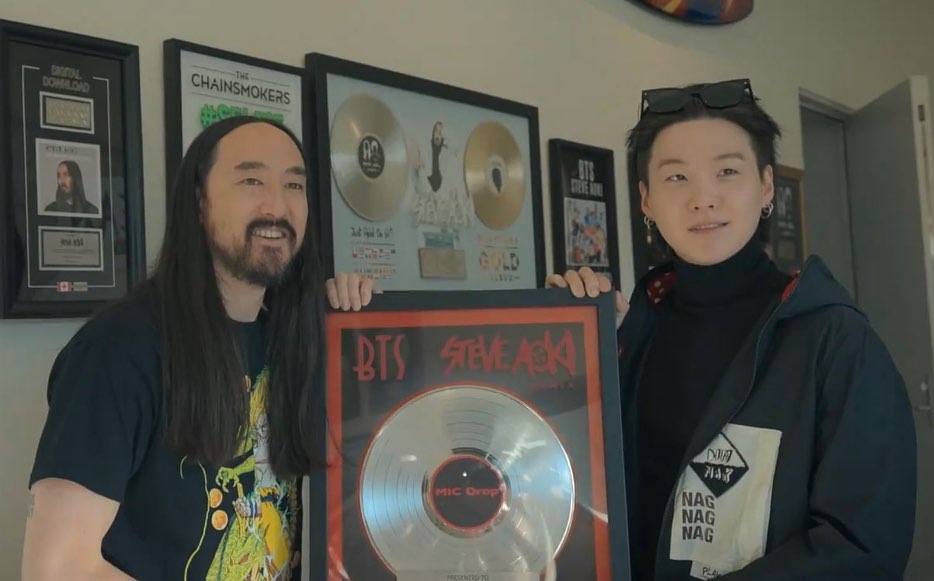 PurpleWings2013's tweet photo. Imágenes de Yoongi junto a Steve Aokiy Halsey en su documental de Disney +
#SUGARoadToDDAY
#Halsey
#stevenaoki https://t.co/ygQemwrnte
