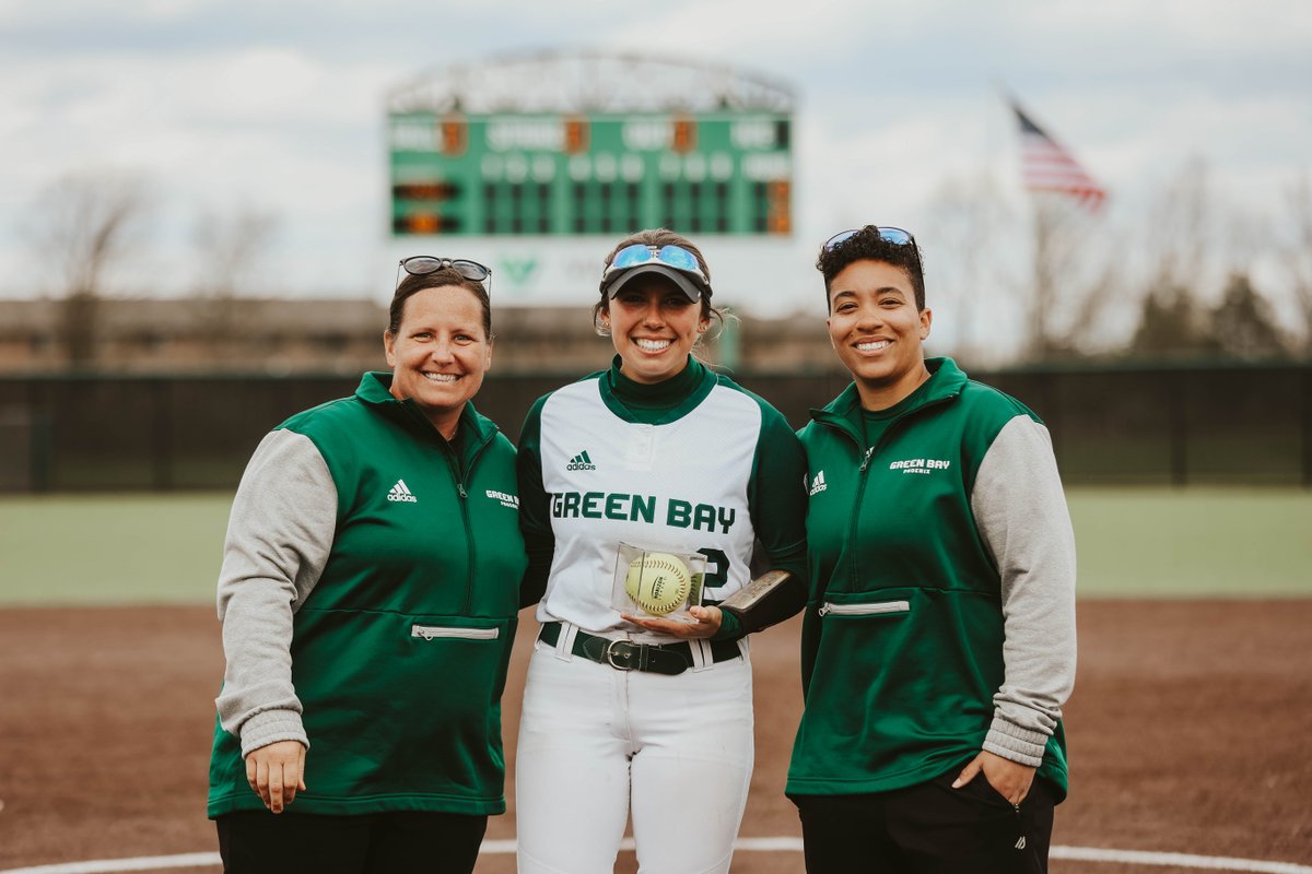 GBPhoenixSB's tweet image. No. 2⃣ on the field, No. 1⃣ in the record books.

Congratulations once again to @Tiffanyygiese for breaking the all-time hits record! 👑

#RiseWithUs | #HLSB
