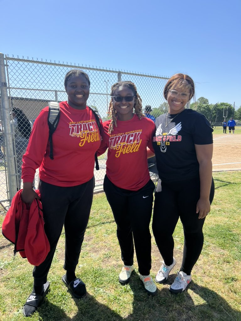barraza_'s tweet photo. Another sweep for the SGP lady Warriors! 
On to regionals 🫡🫡
Another PR for Amaya 🔥 
@MichaelaB_1 @AmayaLeftyDixon @drai32 @sgpsports @SGPHS @SGP_CC @Coach_DeLay @sgp_volleyball @GirlsBballSGP https://t.co/2ugpquWwce