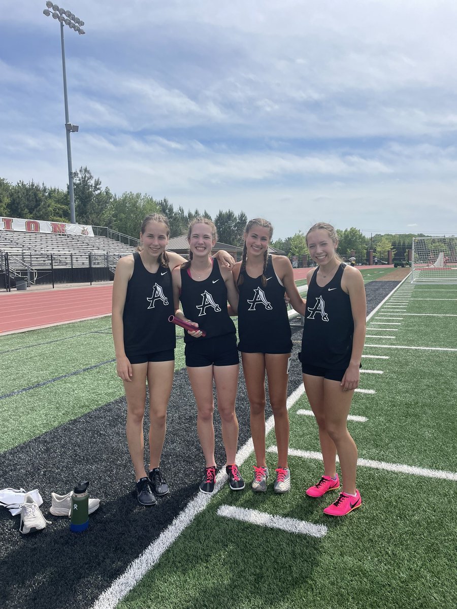 AHSTrackField's tweet photo. Raiders advancing to Sectionals after Day 1 of Region: Maya Steines (shotput), Jaden Jackson (discus), Loni Gipson (high jump), 4x800m relay girl’s, 4x200m relay both girl’s and boy’s. 

Most Raiders advanced to Finals on Monday and day 2 of field events/Region! #MoreToCome 👀👏🏼 https://t.co/iIp5qTOADb