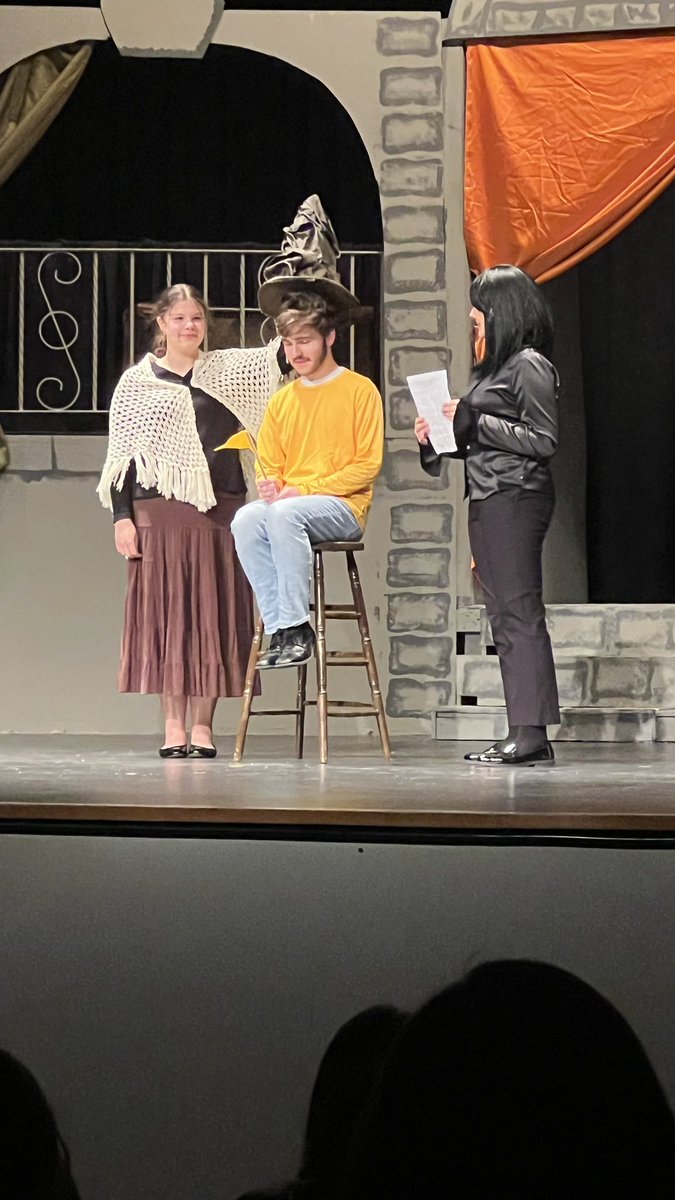 BwickStuCo's tweet photo. 🙌🙌 IT WAS AMAZING SEEING SOME OF OUR STUCO MEMBERS AND OFFICERS IN TONIGHTS SHOWING OF PUFFS 🙌🙌

GREAT JOB TO OUR BHS THEATER DEPARTMENT 🎭 https://t.co/3Kcyd6kdgc