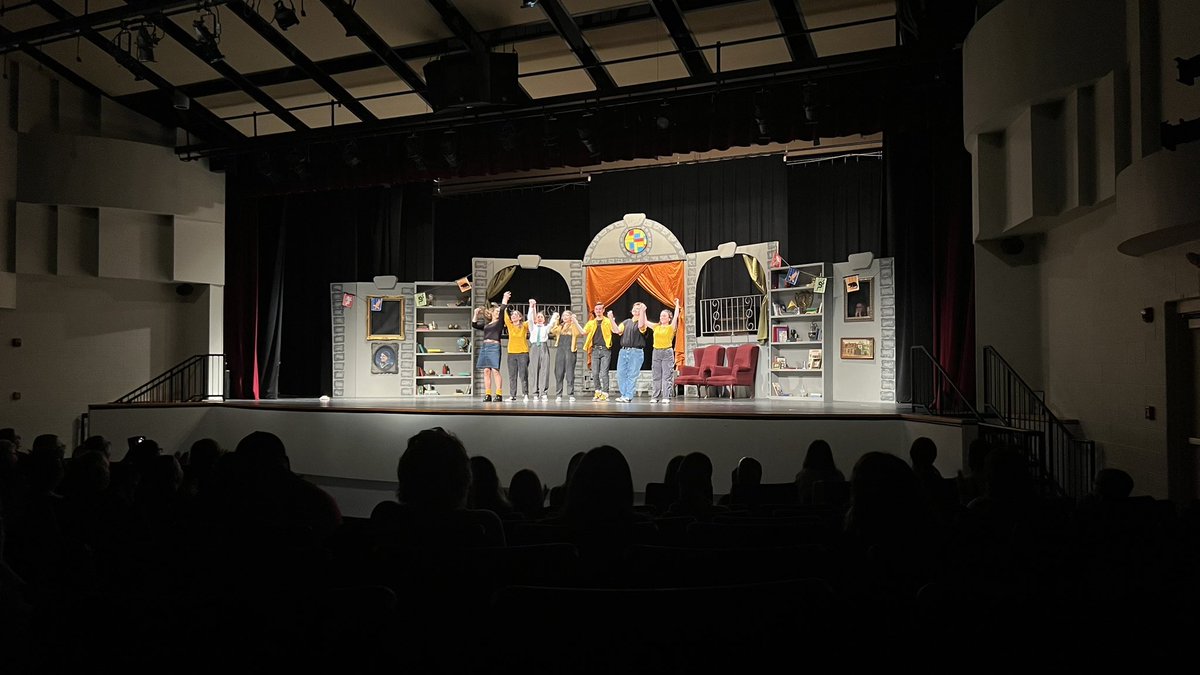 BwickStuCo's tweet photo. 🙌🙌 IT WAS AMAZING SEEING SOME OF OUR STUCO MEMBERS AND OFFICERS IN TONIGHTS SHOWING OF PUFFS 🙌🙌

GREAT JOB TO OUR BHS THEATER DEPARTMENT 🎭 https://t.co/3Kcyd6kdgc