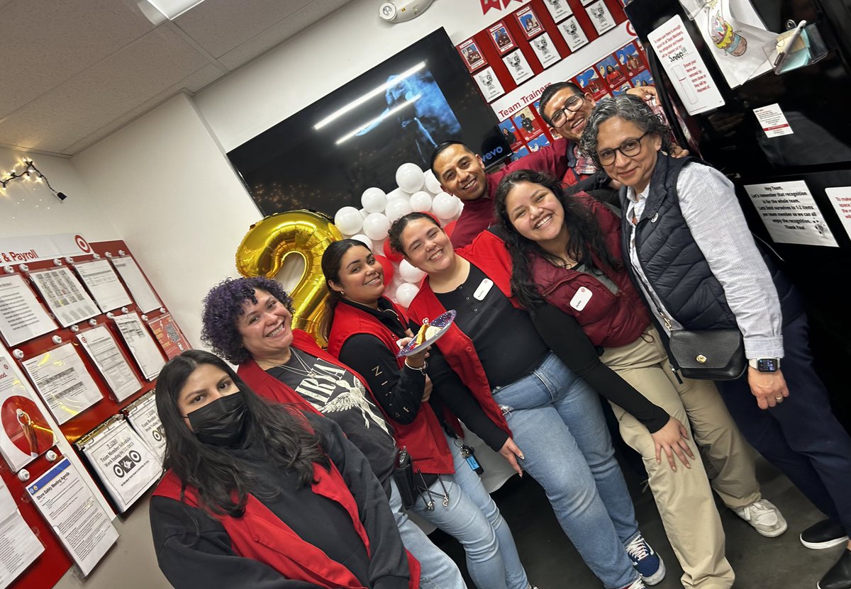 MannyTGT28's tweet photo. Celebrating #T3280 #JacksonHeights 2 Year #Anniversary alongside the BEST team in Retail #TargetTeams 🤩 How far we’ve come 🥲! Thanking my team for the massive results delivered by their Hard work, Passion and Care ♥️🎯 #CareGrowWin TOGETHER @NicoleTonnessen @VanessaMolina_1 https://t.co/OsoLWS7Eds