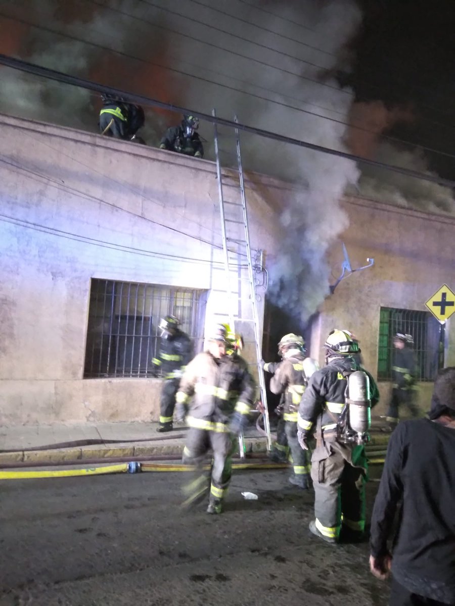 sanchezmoran24's tweet photo. Incendio #Rancagua Ibieta - Bueras @bombaohiggins https://t.co/h1xwxUduBz