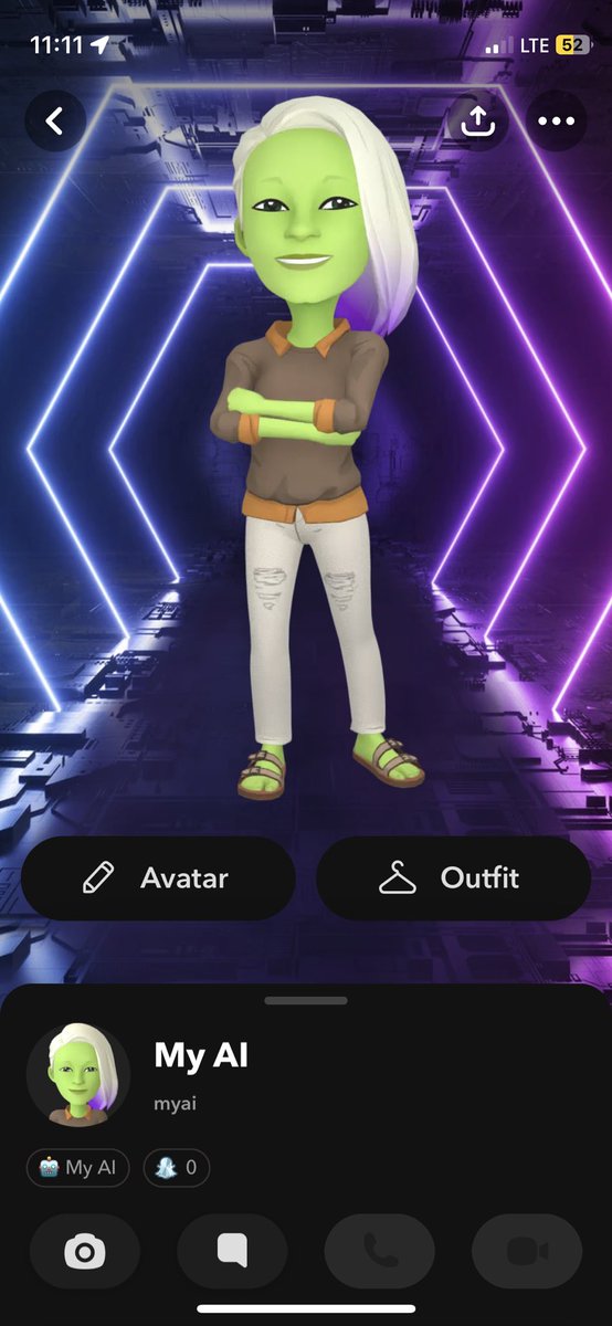 Chase13172's tweet photo. @teadnf Um well I don’t know how to get it but it’s really creepy like mine literally came green. It’s literally is ask ai but on snap instead. my friends and I were making fun of it so I sent a snap of them and it recognized we were on the bus https://t.co/UuxQEa91Un
