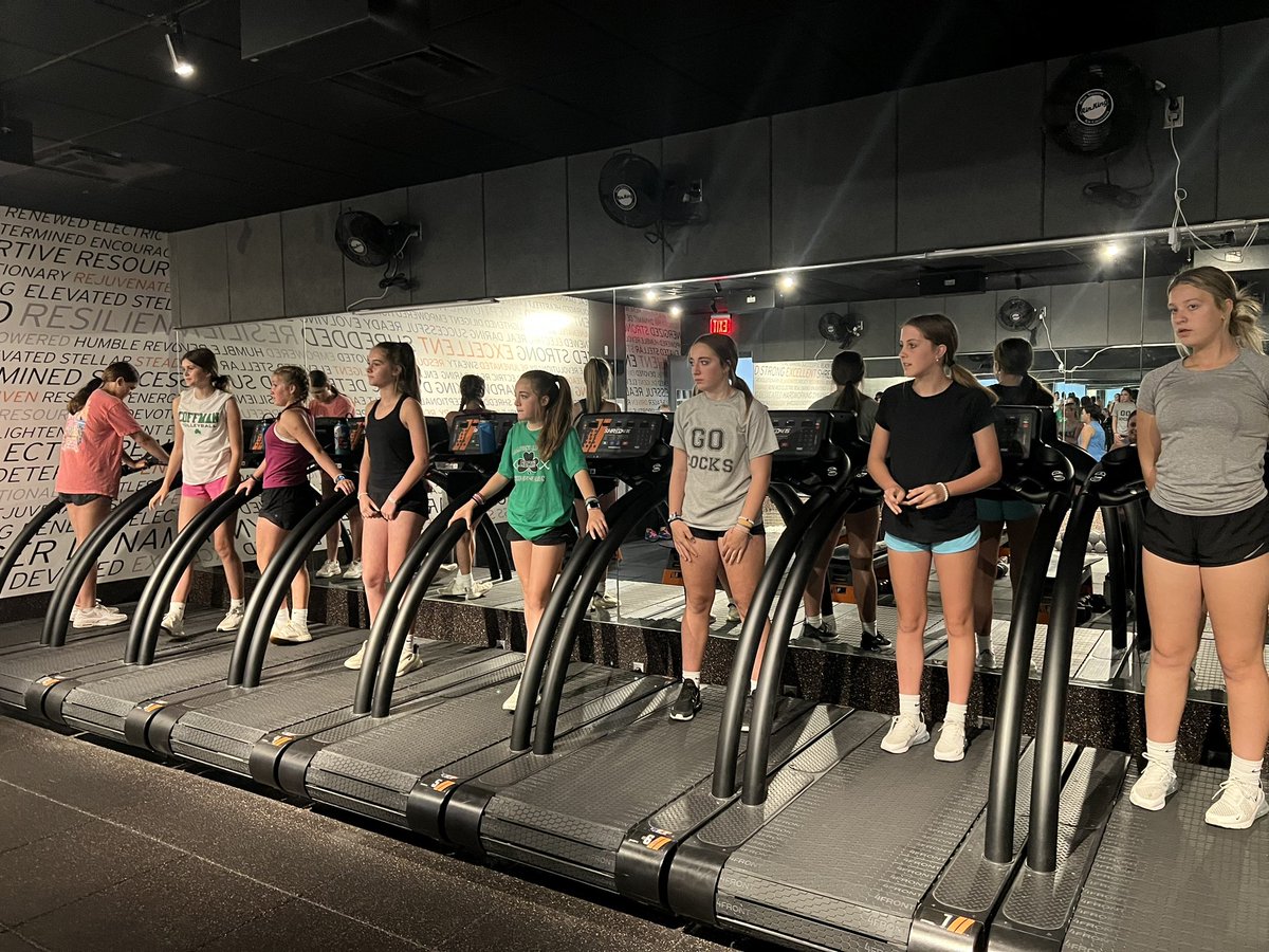 MissWhitty4's tweet photo. Yesterday our girls lax team went to watch friends and former teammates play at Coffman and today we did a Shred Class together! So proud of these girls and how well they are working and building as a team. 🥍❤️💪 @KMSAthletics #teambonding #iwillbesoretomorrow https://t.co/0GqzNIDOt9