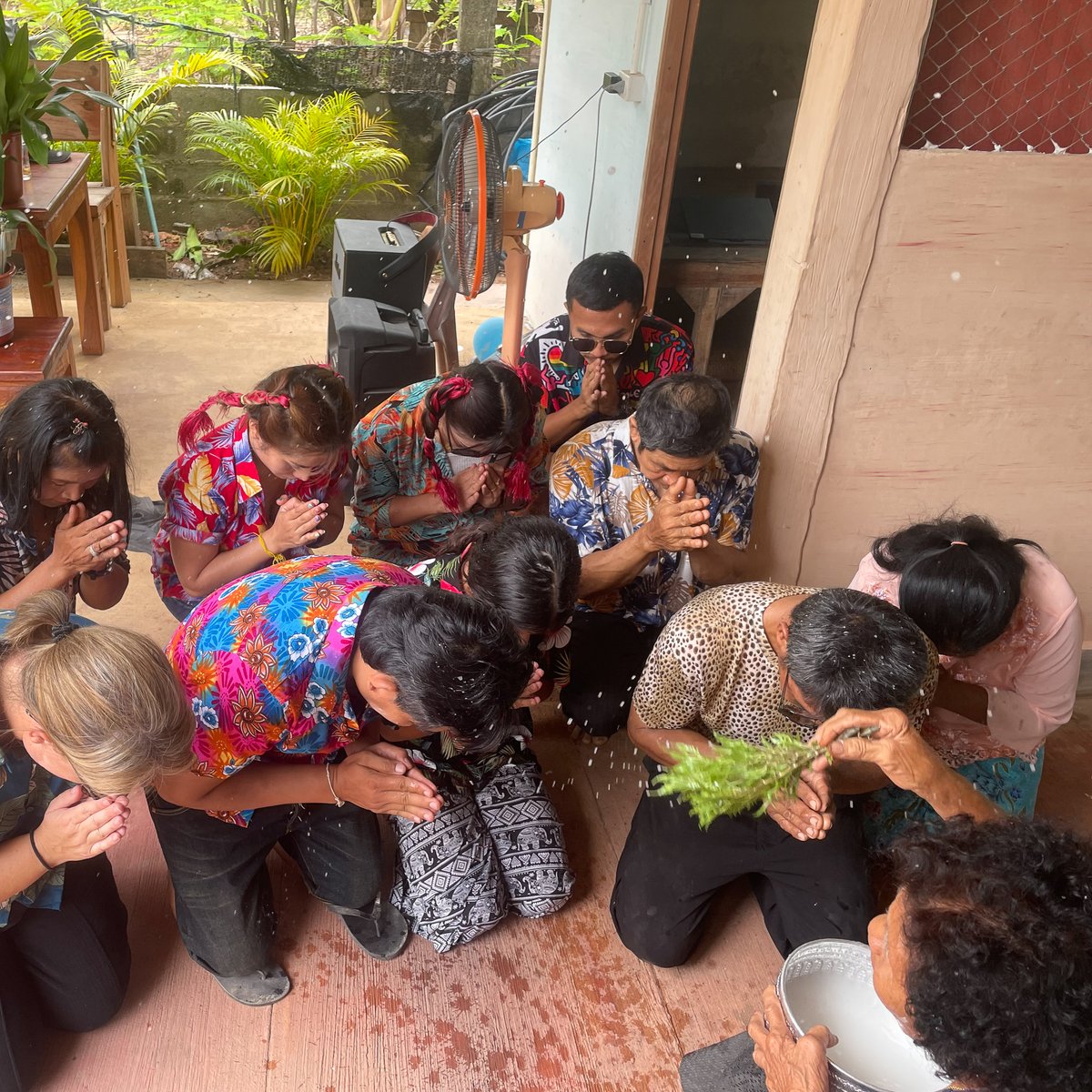 EngagingDev's tweet image. Lisa is currently taking leave to visit her husband’s family in Surin Province, in Thailand’s north-east, and has celebrated the Thai New Year, or #Songkran.

All of us at EngagingDev extend our best wishes to everyone who has celebrated a new year at this time.

#EngagingDev