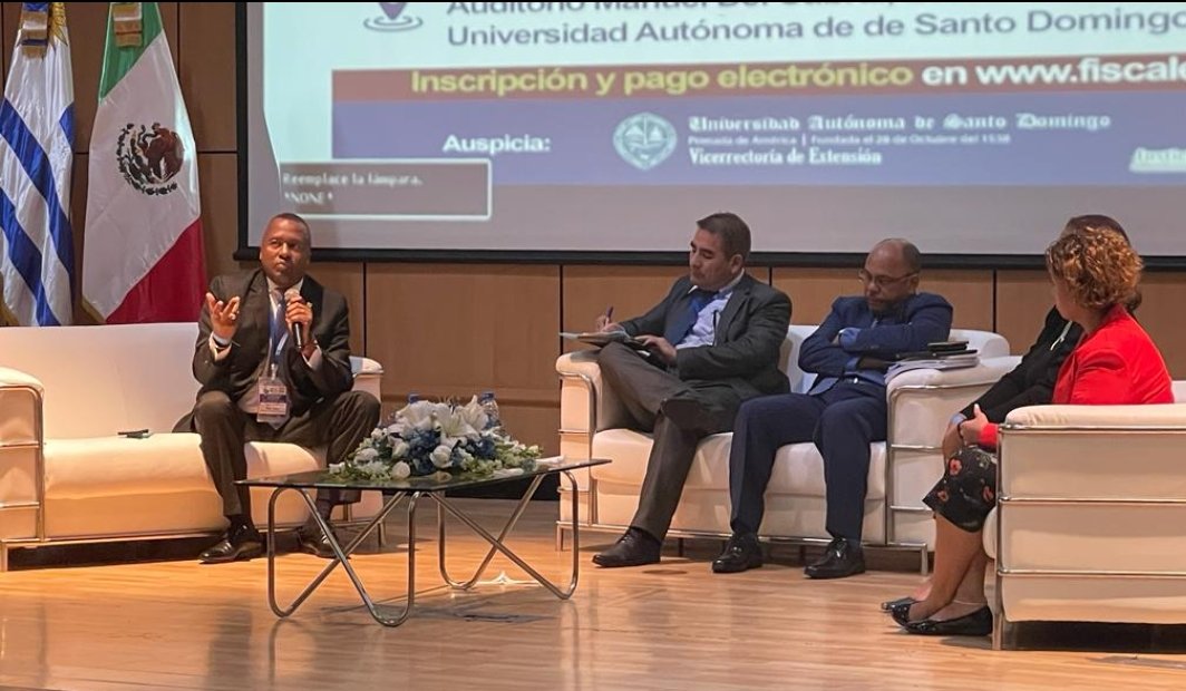Poetadominicano's tweet photo. Gracias a #Ficaldom por la invitación como ponente al Congreso Latinoamericano y Caribeño de Fiscales, Santo Domingo 2023, bajo el tema La Independencia y Seguridad de los Fiscales y la Lucha contra la Criminalidad Organizada. @fiscaldelpueblo @MtsNagua @luiseduardoj20 https://t.co/DRt2vllWml