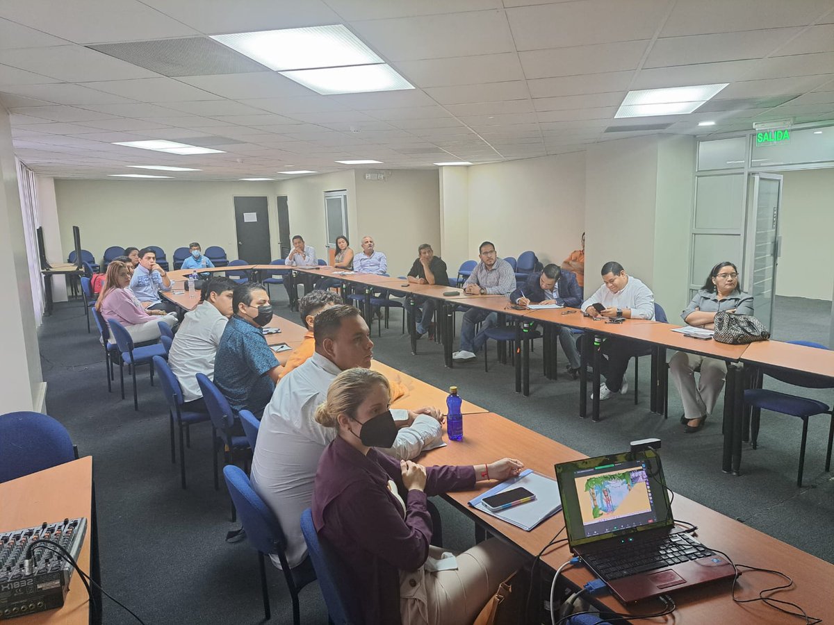 Hoy módulo de "identidad e interculturalidad"  con los asistentes en la escuela de participación ciudadana y transparencia con el equipo de <a href="/CpccsEc/">Participa Ecuador</a>