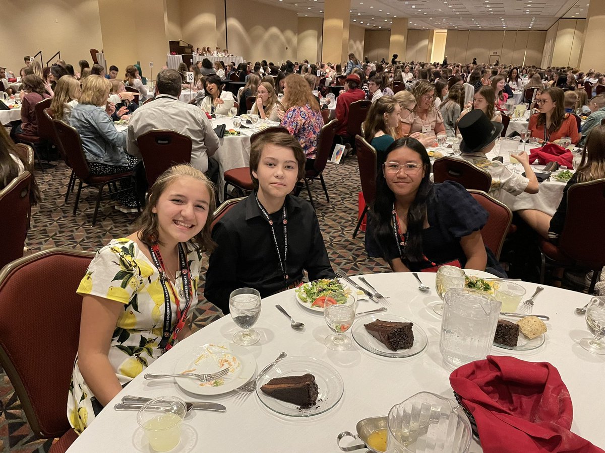 OQNennDavid's tweet photo. #OQMS represented at the 64th Annual #IAJHSC State Student Council Convention.  #Leadership #SD113a https://t.co/nu14huqDHE
