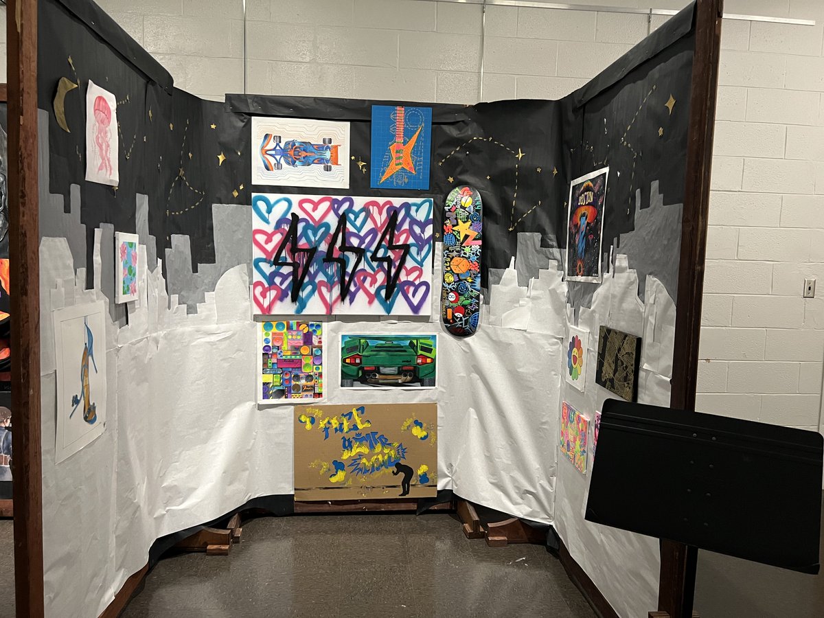 CommackSchools's tweet photo. IB Art installations on display at CHS, showcasing the work of our talented student artists. #CommackHighSchool #IBArt #MackArt #IB #CommackSchools https://t.co/erPebY6BZJ