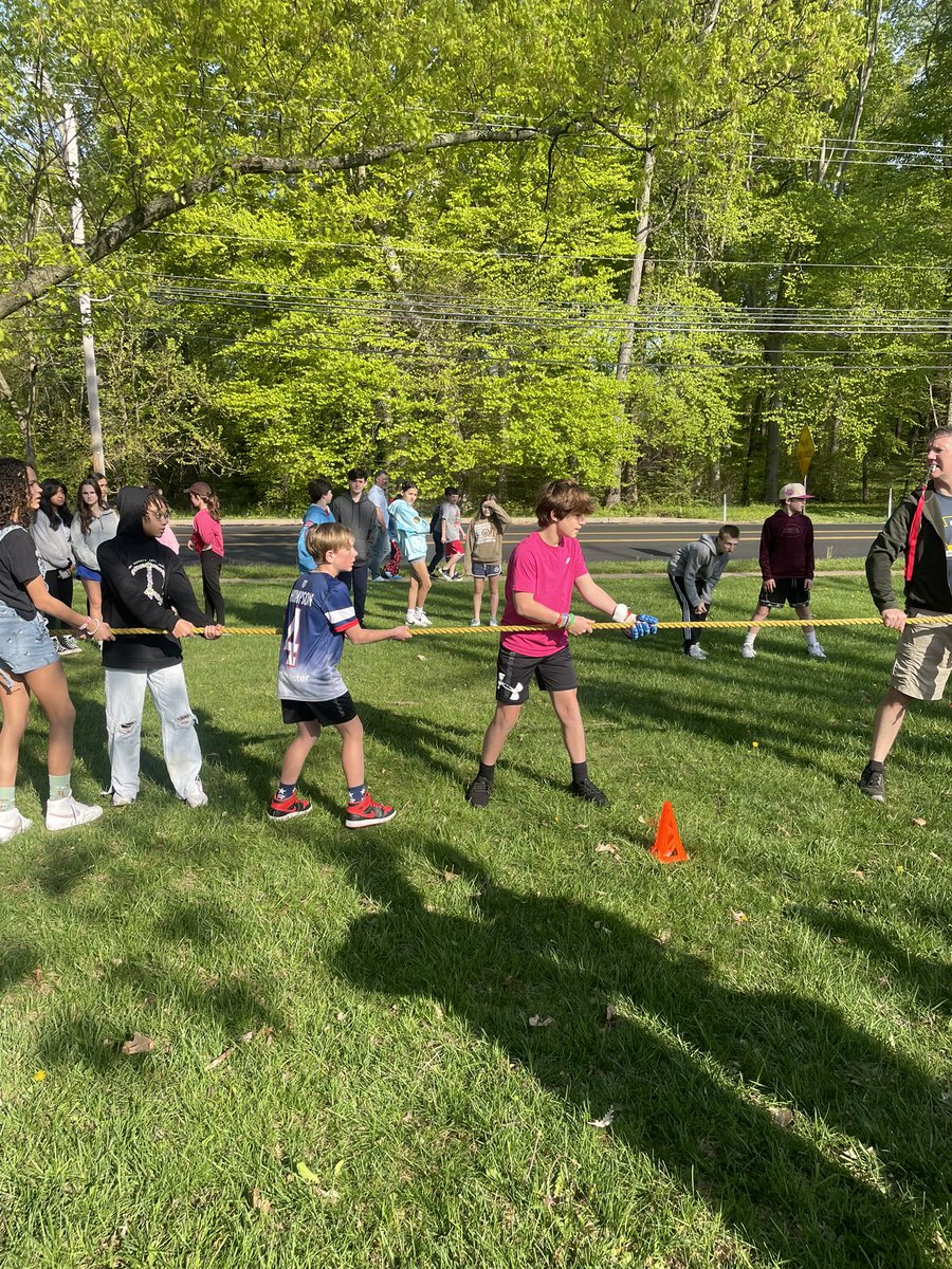 MsMiletto's tweet photo. Great day outside experiencing #friction and unbalanced forces! #sciencerocks #kvhatters https://t.co/Hf5xSR0vcu