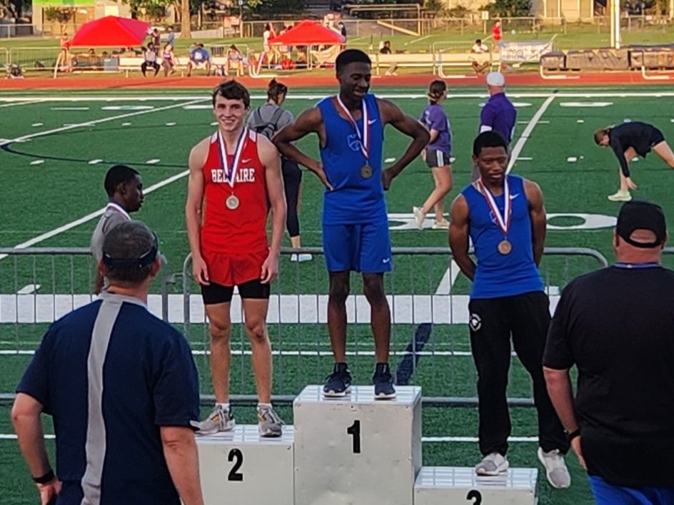 Austin Schmidt punched his ticket to Regionals with a 2nd Place finish in the 400 new PR of 50.28. #CardinalProud <a href="/BellaireHigh/">Bellaire High School</a> <a href="/HISDAthletics/">Houston ISD Athletics & UIL Academics</a>
