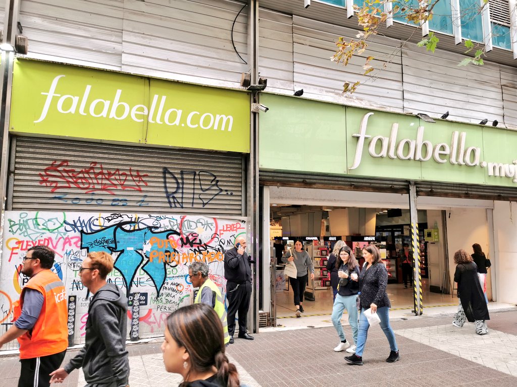 tomasreb_'s tweet photo. Así luce la fachada de Falabella en el paseo Ahumada stgo ¿Cuál es el compromiso de la compañía con el espacio público? Utilidades millonarias y ni un tarro de pintura. @FalabellaAyuda @gbottazzini
Litio
Calama
Codelco
Lagos
Astorga
Canadá
Arsenal
Ravinet
#100Indecisos
#86añosUC https://t.co/dAiqh5usqu