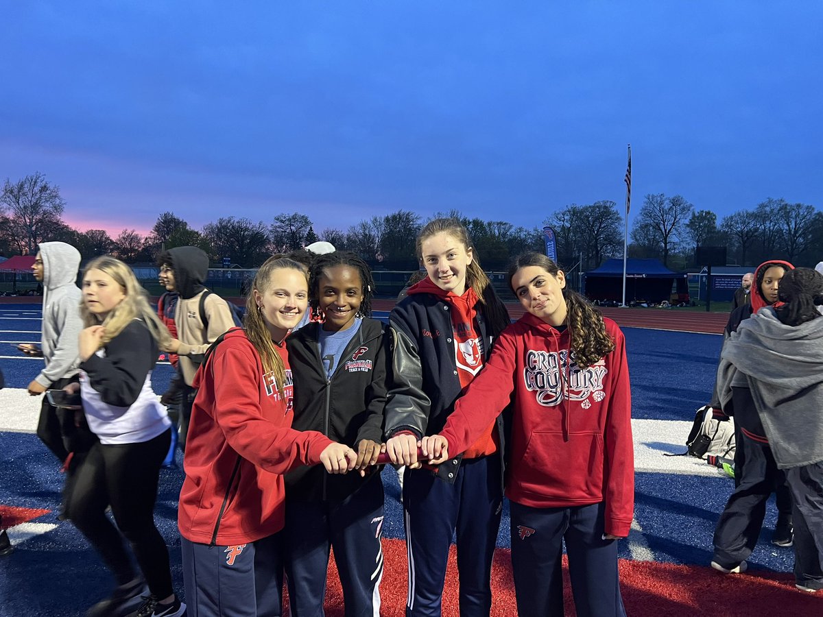 CoachVoss's tweet photo. City Champion Mid Distance crew!!! 4x800 4x400 and a 400 sweep! @FranklinMADE_AD @CoachMoran31 @CoachOlivia2 https://t.co/n4IiM1nwbL
