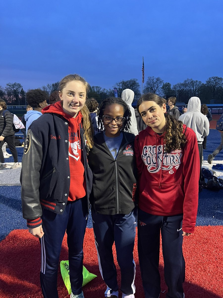 CoachVoss's tweet photo. City Champion Mid Distance crew!!! 4x800 4x400 and a 400 sweep! @FranklinMADE_AD @CoachMoran31 @CoachOlivia2 https://t.co/n4IiM1nwbL