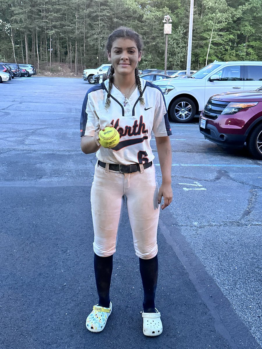 2026Kaylee's tweet photo. 💣💣💣 Bomb Alert!!! 1st High School Homerun as a freshman. @NSHSAthAct @CCN2026 @ExtraInningSB @Los_Stuff @LegacyLegendsS1 @SunilSunderRaj3 @DukeSOFTBALL @FSU_Softball @HailStateSB @HokiesSoftball @clemsonsoftball @brooksdanny11 @IYGbaseball @CoachFleish @brentt_eads https://t.co/fbWtBUussk