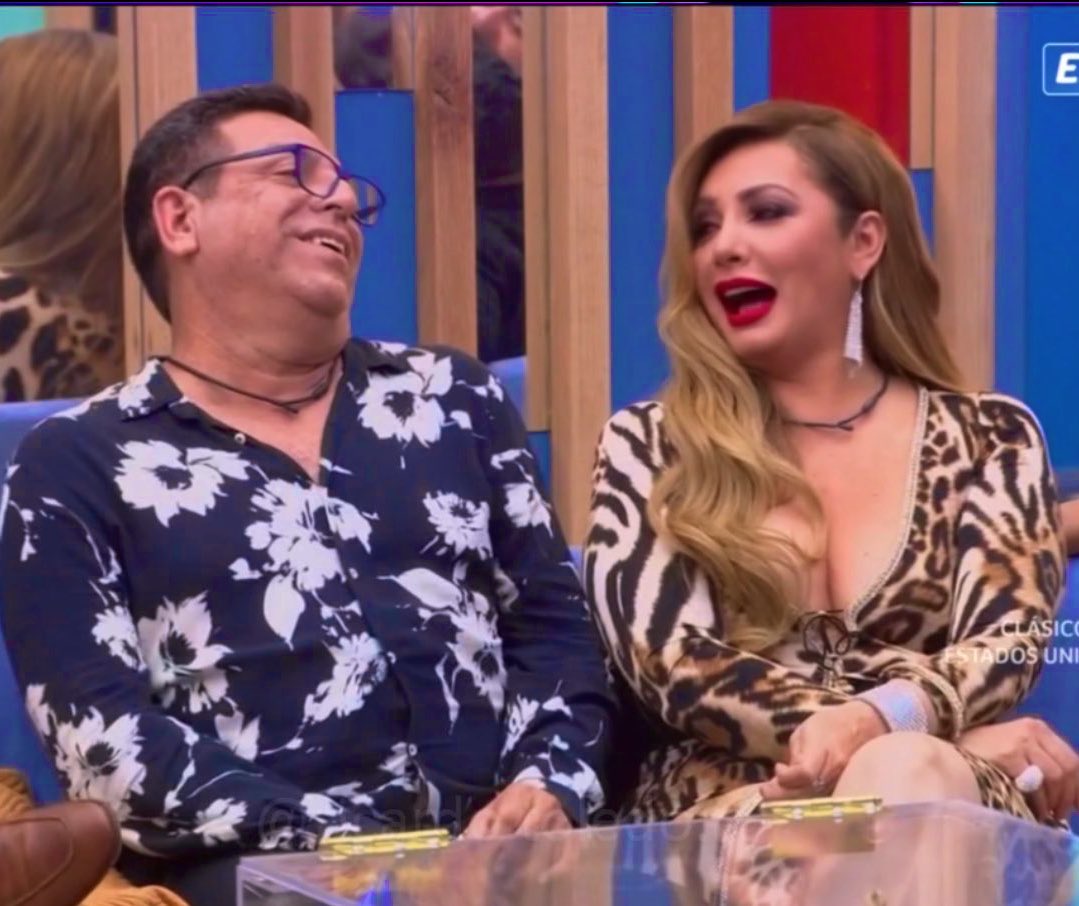 urtypaqueen's tweet photo. Guido y Paty ♥️💘 #LCDLF3

“YO SÍ SE QUIEN ES PATRICIA NAVIDAD” aplausos. Todos queremos un amigo como Guido en nuestras vidas. Voten #PatyGanadora https://t.co/VjQPsfoqTS