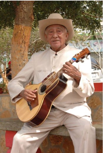 Hoy se cumplen 89 años del nacimiento del gran Maestro y mejor amigo, Rey de la Bandola llanera, en la República del Llano, don ANSELMO LÒPEZ (1934). Estuvo con nosotros 82 años, hasta el 12-02-2016, cuando se convirtió en recuerdo!!! Descansa en paz, Maestro!!! Bandola trapiá!!!