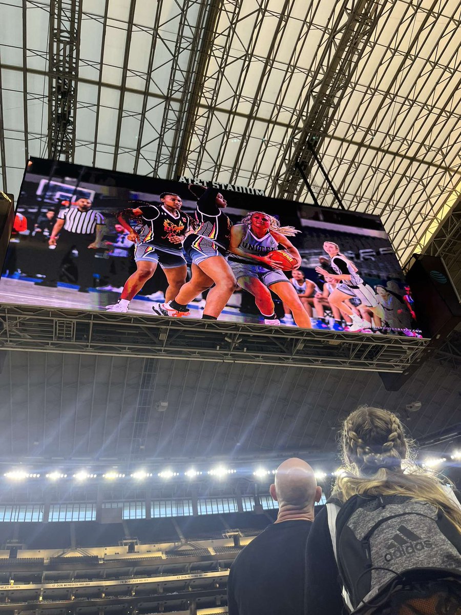 Not many can say they made the jumbotron at Cowboy’s Stadium but @BrittanZeka did tonight while playing there. Pretty cool!