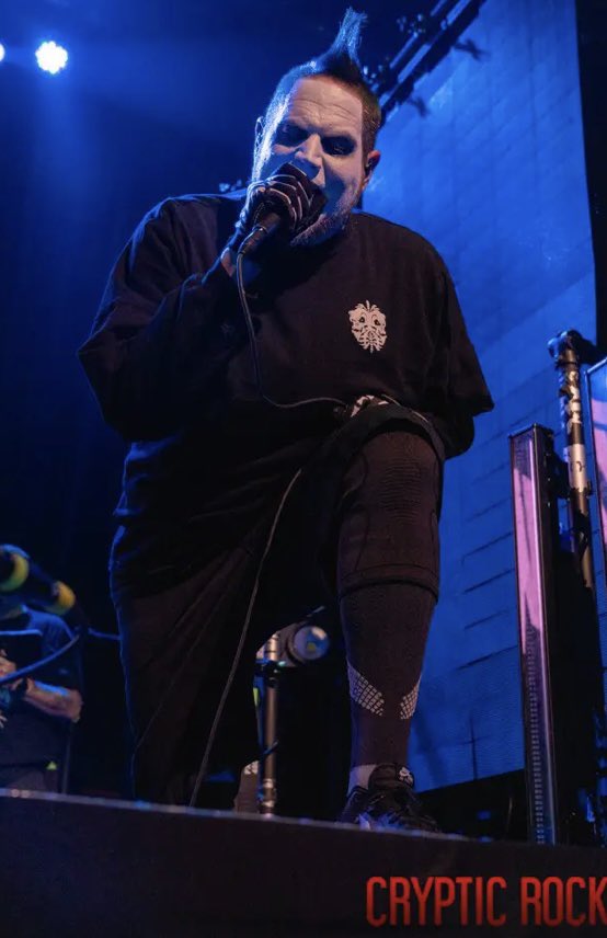 majikninjaent's tweet photo. Take a look at this dope @tweetmesohard write up and pics from @OfficialStaticX s “Rise of the Machine” tour by @CrypticRockcom 👇
https://t.co/SEOy5UyIiM
#twiztid #staticx #crypticrock https://t.co/oAWgJIDoe3