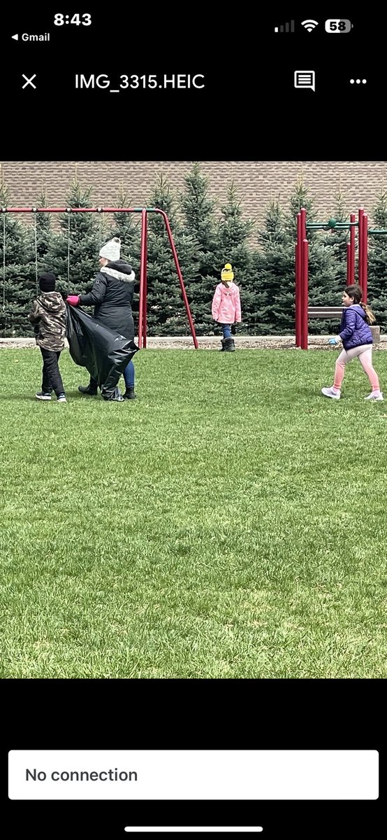 LimehousePS's tweet image. @LimehousePS celebrated Earth Day by having a yard cleanup. Thank you to #SuperiorGlove Acton for sponsoring the event with bags and gloves. Way to go Lynx on making a positive impact on our environment. #ecoschools 
#HDSB