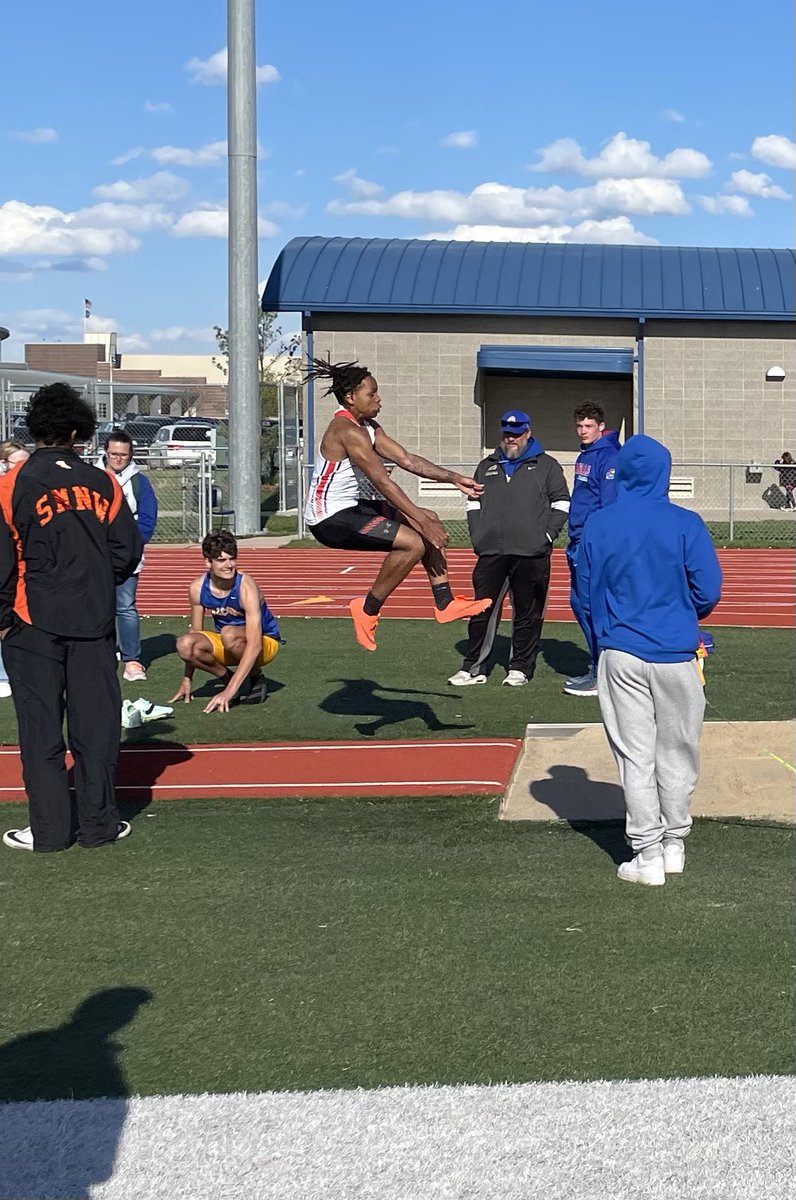 Amare Williams placed 2nd in the Triple Jump with a PR of 38’-10”!