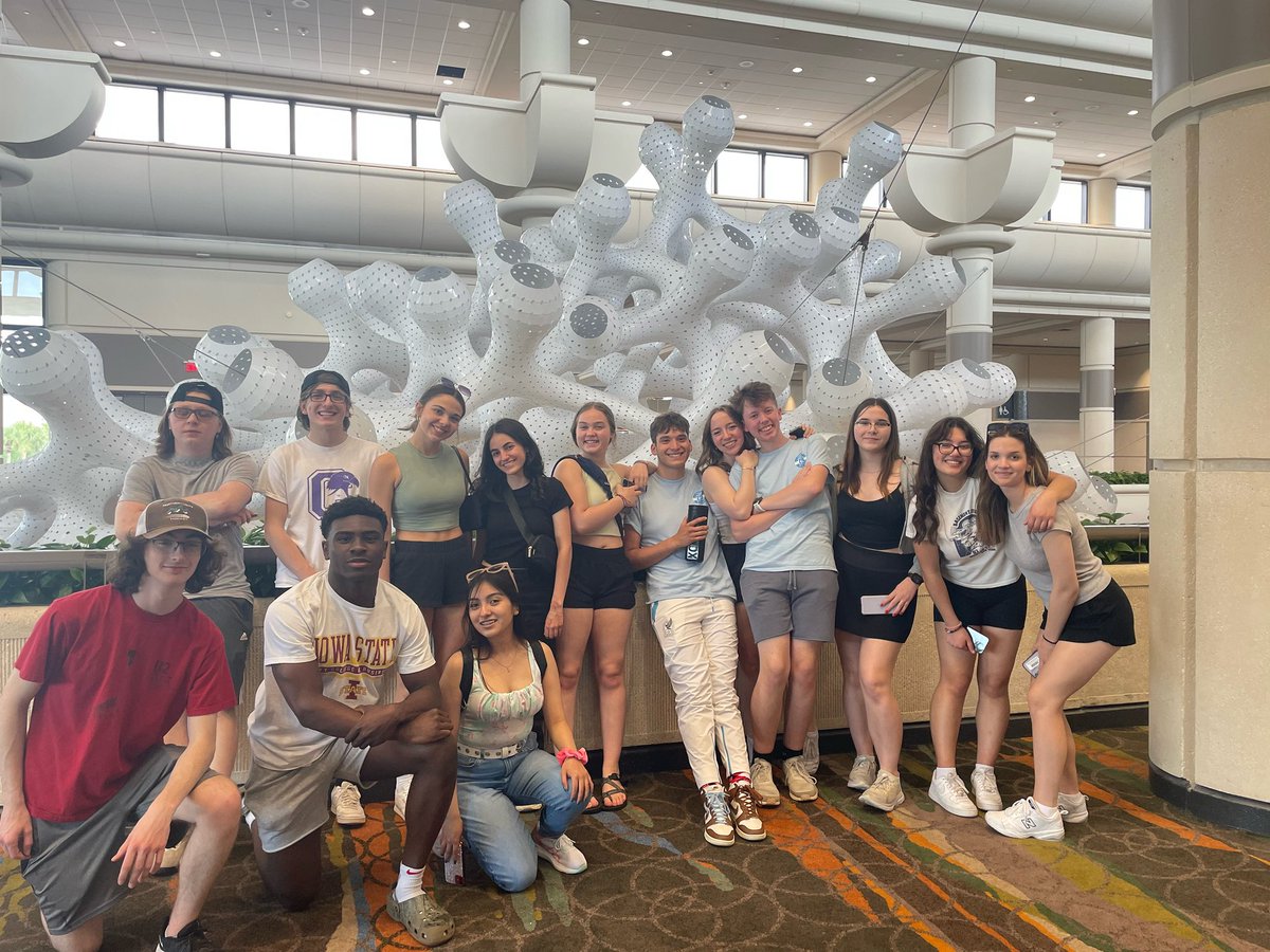 These Eagles are ready to DECA dominate this week in Orlando! 🌴