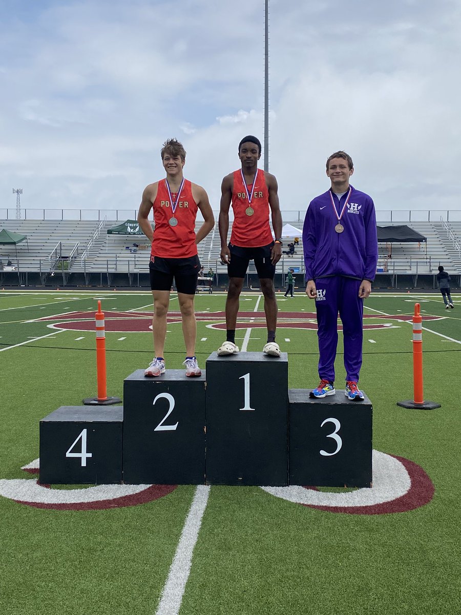 Hallsville Cameron Upchurch advances to regionals in PV 12’6