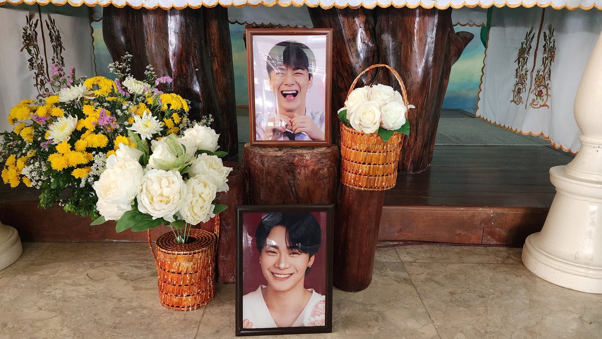 fanifanitifanny's tweet photo. Memorial Mass for Moonbin will start today at 10am.
It'll be in the MCIAA Chapel.
#문빈_가수해줘서_고마워 https://t.co/bsyU04Pucl