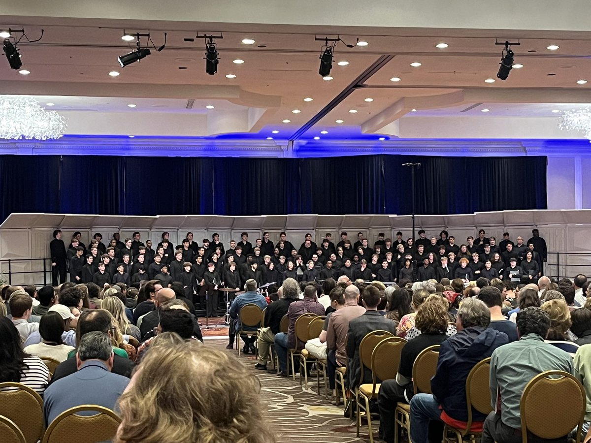 Volunteer HS Choir tweet media