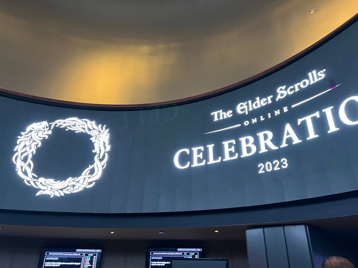 _alarra_'s tweet photo. Had an amazing last week in Las Vegas! The #ESOCelebration event was fun and it was great seeing the community again after 3 years. A photo dump of random pics of the event &amp; sightseeing: https://t.co/JqwJEssT1N