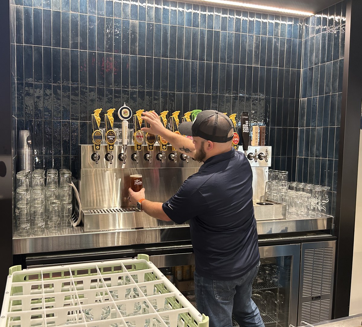 CVGairport's tweet photo. Lift one to @BraxtonBrewCo's newest location at CVG opening Monday, April 24! Stop by and enjoy a flight before your flight! 🍺✈️
#liftonetolife #beer #airport #concessions https://t.co/25s7Nsv1Q6